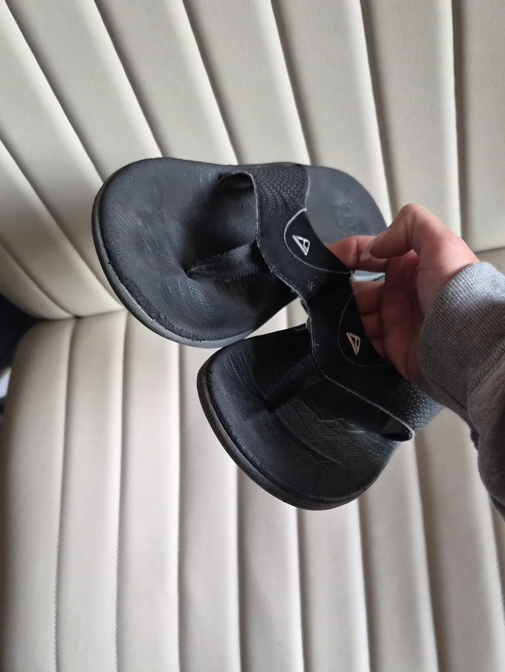 Reef Men's Flip Flop Sandals with Logo 11